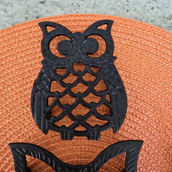 Vintage Owl Design Cast Iron Trivet ~[Set of 5] Trivet & Coasters - Picture 6 of 10